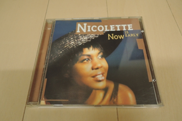 帯付き Now Is Early by Nicolette Nicoletteマッシブアタック拍卖