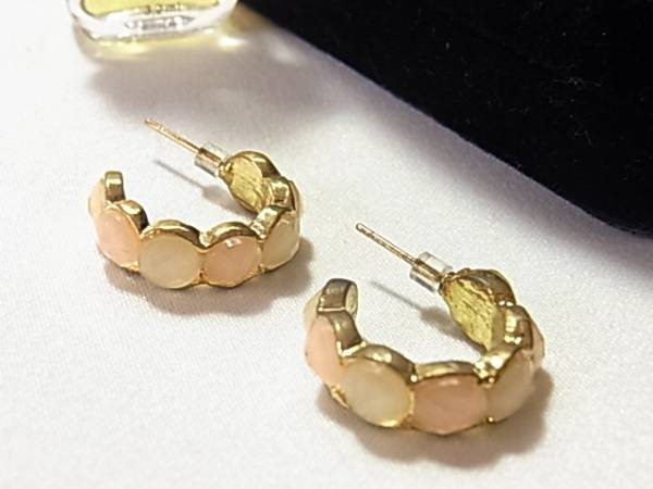 可愛い箱あり*シェル調*可愛らしいピンクとオフホワイトピアス♪拍卖