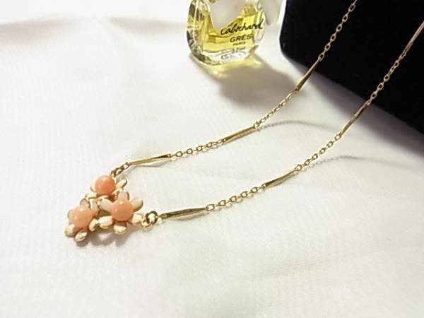 ●ラブリー●チャーミングな小花のトップデザインのネックレス拍卖