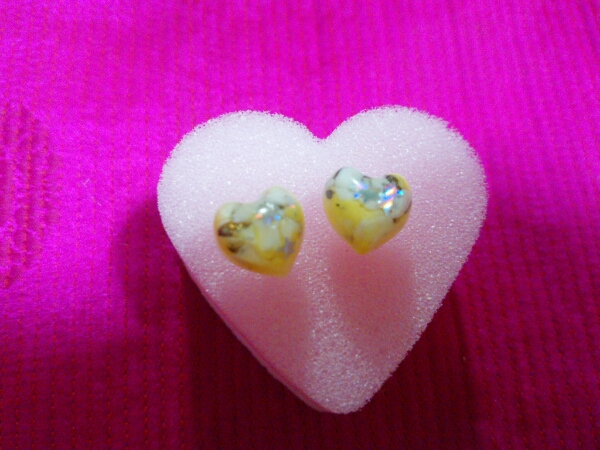 ★ハンドメイド★ ぷっくりハート ピアス マーブルイエロー拍卖