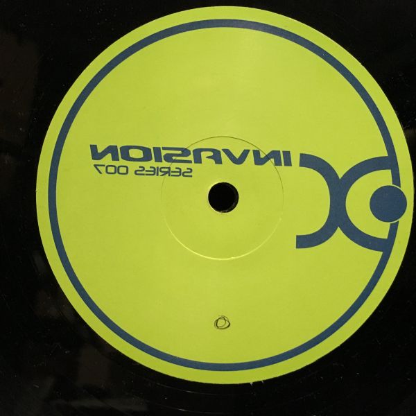 Zzino, Ortin Cam & Guss Carver / Invasion Series 7拍卖