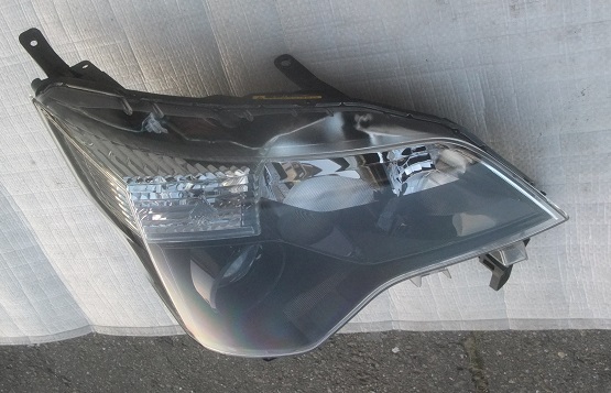 スペイドNCP141ヘッドライト右NCP145ヘッドランプ運転席ライトHIDスペード純正フロント ランプKOITO52-261即決即日発送可能!81145-52F50拍卖