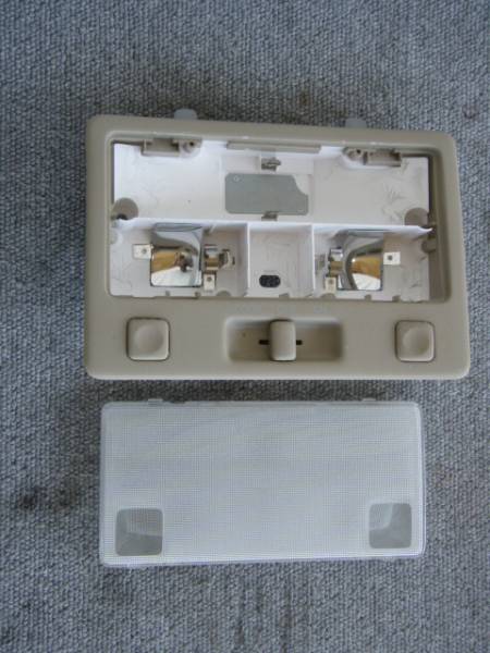 H12 TA-JZS175 クラウン ロイヤルサルーン 2JZ 2WD AT 純正 ルームランプ / 室内灯 / 天井灯拍卖