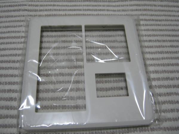 東芝 WDG5321WW 2連スイッチ×2+コンセントプレート 新古 13個拍卖