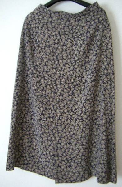 シルク ロングフレアースカート チャコール色地 大きい44拍卖