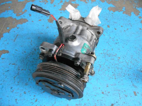 FERRARI フェラーリ F355 エアコンコンプレッサー拍卖