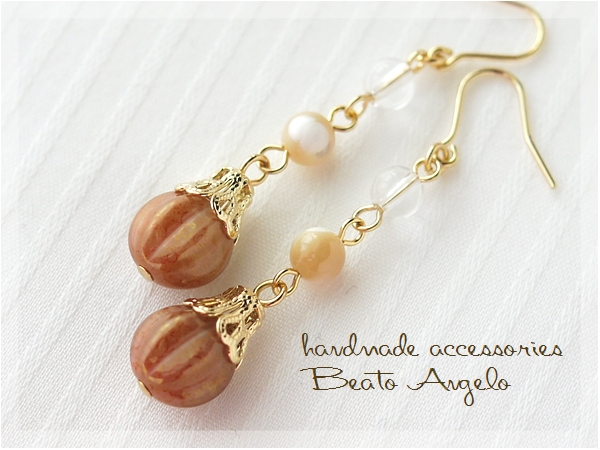 ◆◆+angelo+チェコメロンとマザーオブパールのピアス(p-132)アーモンドピンク G m002 クリスタル 天然石 ※在庫限り拍卖