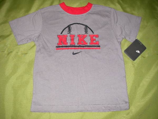 新品NIKE ナイキ★プリントが目立つ半袖Tシャツ サイズ2拍卖