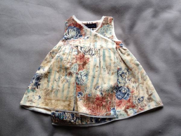 新品 バーバリー プリント ワンピース 1M 55cm花柄 チェック ベージュ拍卖