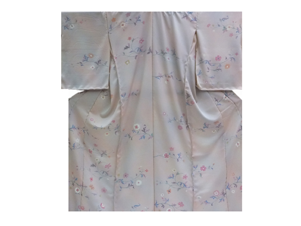 可憐な花文様の友禅が優しく包みます本決算 大処分5万円で拍卖