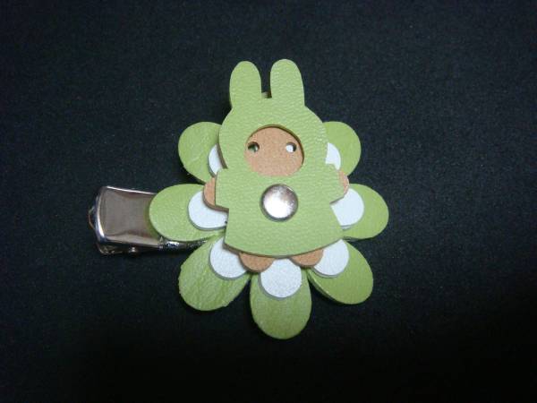 cache*cache マーガレットうさぎのヘアピンhandmade 緑拍卖