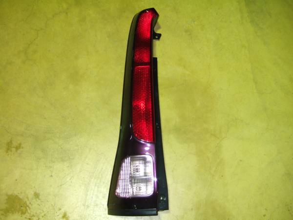 H20 セレナ CC25 リア左テール 中古品 テールランプ拍卖