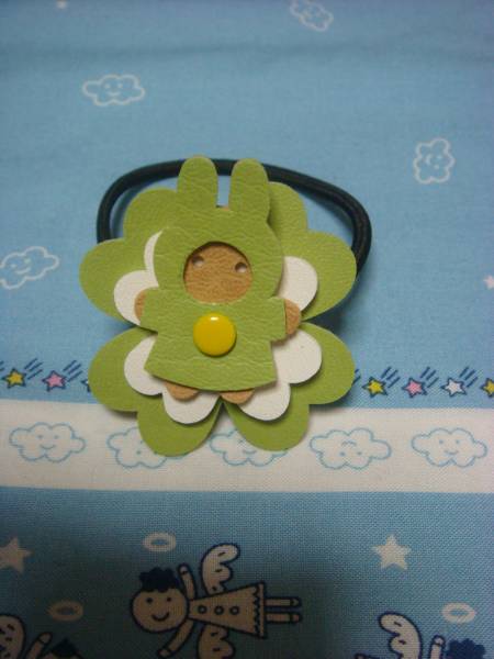 cache*cache クローバーうさぎの合皮ヘアゴム handmade 緑拍卖