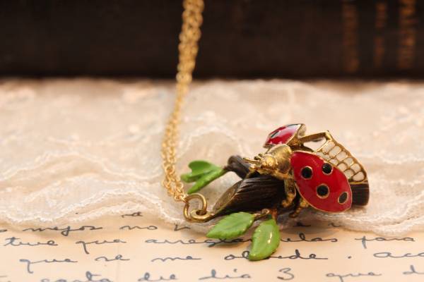 ◆新入荷◆てんとう虫&リーフネックレス拍卖