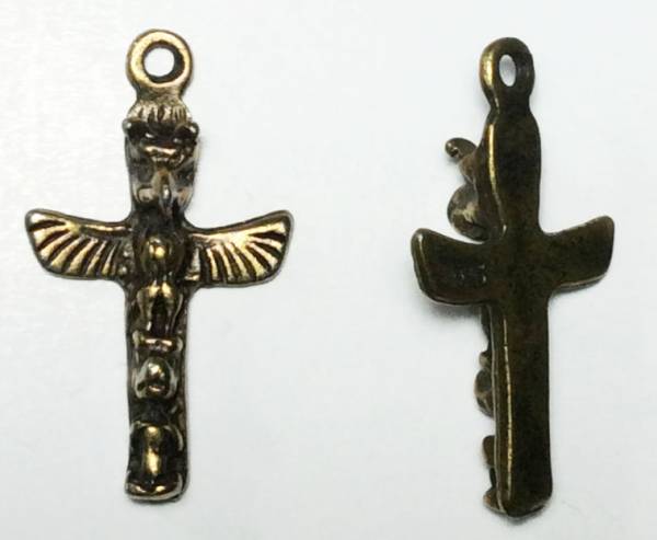 ピューター チャーム【鷲のクロス】金古美 2個 crts05拍卖