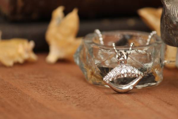 ♪SALE♪ラインストーン KIss me ショートネックレス拍卖