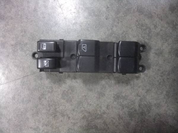 日産マーチAK12右フロントドア運転席ドア右パワーウィンドウ スイッチK12マスタースイッチ右パワーウィンドウ パワーウィンドー ウインドー拍卖