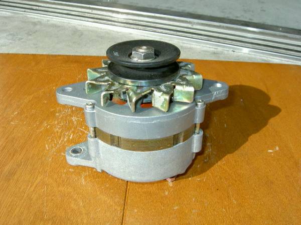 トヨタ、ショベルローダー(ディーゼル)用オルタネーター(ダイナモ)リビルト品 021000-7400、27020-41840拍卖