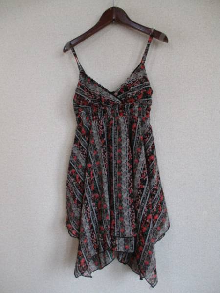 pumpkin黒地バラ柄シフォンキャミチュニック(USED)41016)拍卖
