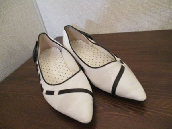 黒リボン付き 白パンプス(USED)52616拍卖