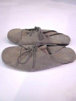 新品 LILIAN.LAURANT レザーサンダル GRAY S 26cm拍卖