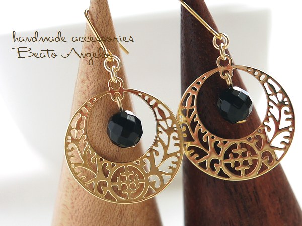 ◆+angelo+天然石ブラックオニキスとC透かしのピアス(p-118)G シンプル 大人 チタン 樹脂 イヤリング拍卖