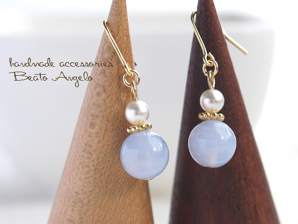 ◆◆+angelo+天然石ブルーレースとスワロフスキー パールのピアス(p-035)G ライトブルー 香水瓶 チタン 樹脂 イヤリング拍卖