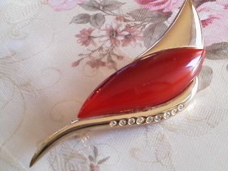 送料無料★朱色 ★ラインストーン★ゴールドカラー ブローチ拍卖