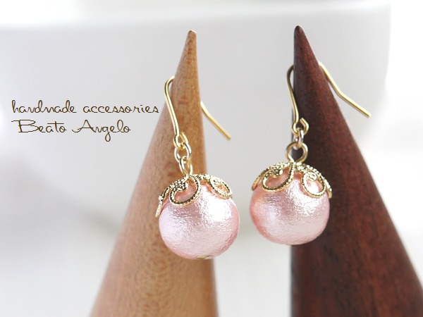 ◆+angelo+コットンパールの一粒ピアス(p-386)ダークピンク G 10mm 花座 チタン 樹脂 イヤリング可拍卖