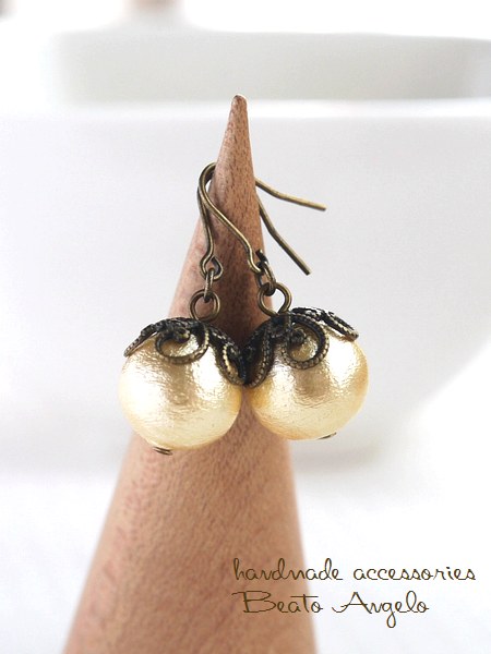 ◆+angelo+コットンパールの一粒ピアス(p-088)シャンパン AG 10mm 金古美 アンティーク 花座拍卖