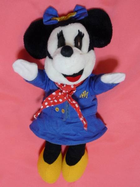 激レア!1997年 ディズニー 制服着た ミニーマウス ぬいぐるみ☆拍卖