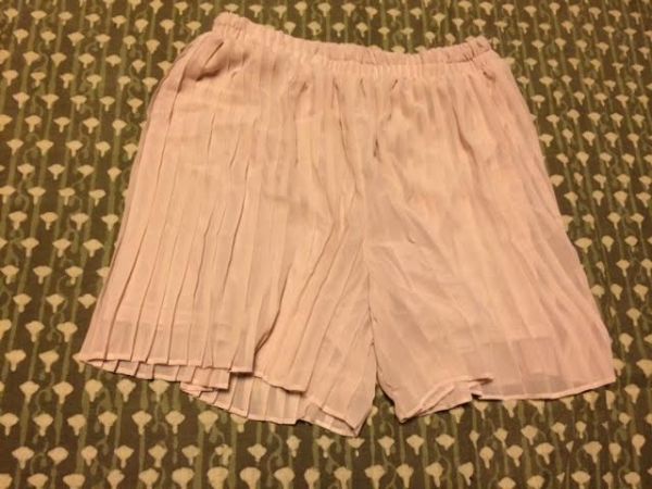 プリーツキュロット 新品タグ付き ベージュ Mサイズ拍卖