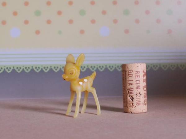 アンティークレトロ雑貨*古い樹脂のミニチュアバンビ A☆置物飾りドールハウスリメイクコレクション拍卖