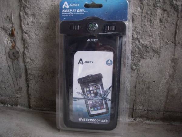 1110 Aukey 防水ケース アームバンド スマホ用 羅針盤付き PC-T6拍卖