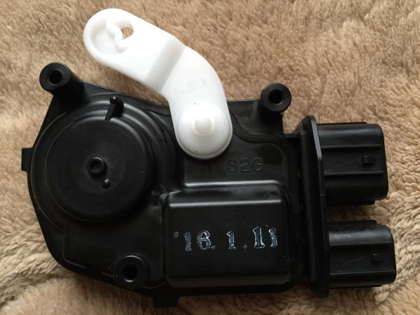 Tエリシオン 右スライド ドアロック ソレノイドアクチュエーター モーター拍卖