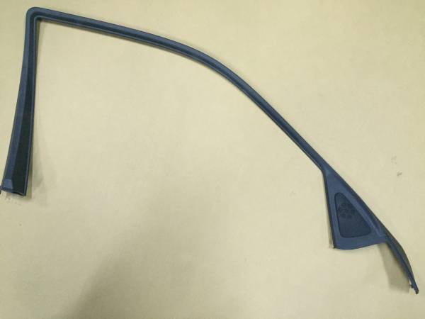 W210 ベンツ E430 左 フロント ドア ウインドウトリムカバー窓枠拍卖