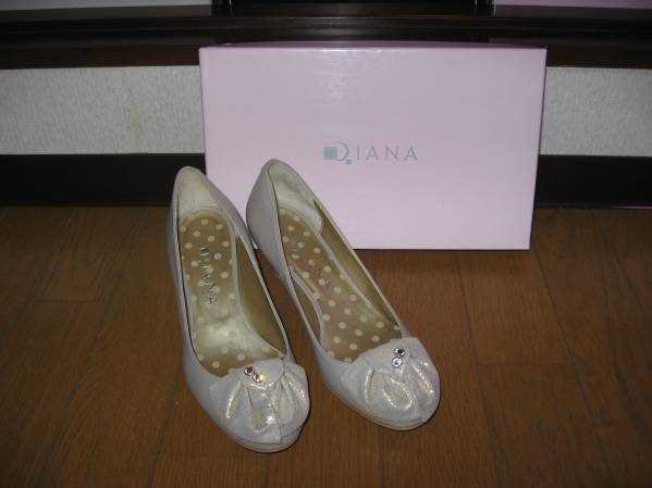 ◆美品!ダイアナの甲リボンラウンドトゥパンプス23cmベージュ系◆拍卖