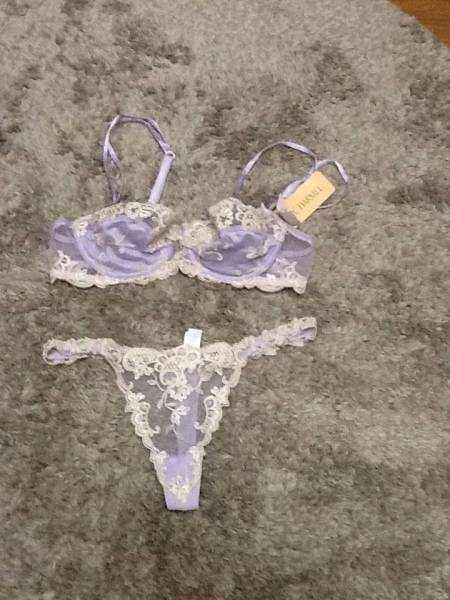 超絶SEXY LISE CHARMELの超絶SEXYノンパッテッドランジェリーセット1B 新品タグ付拍卖