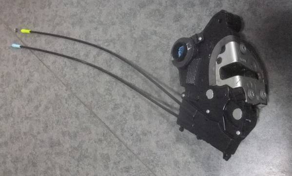bBドアロックQNC20右フロントドアQNC25アクチュエーターQNC21拍卖
