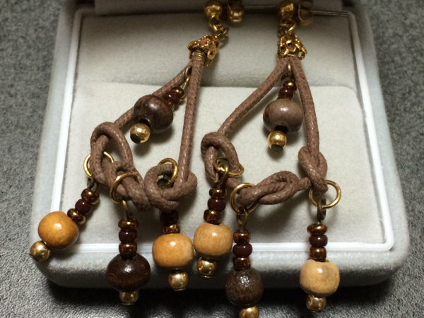 木製 民族風 揺れるデザインイヤリング拍卖