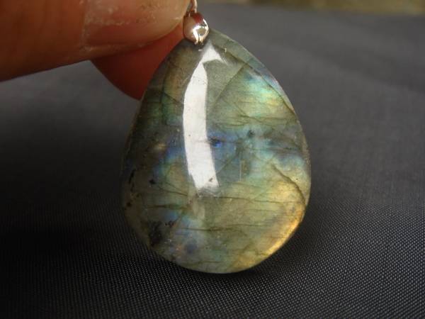 ☆超人気!極上品天然ラブラドライトペンダントトップA82拍卖