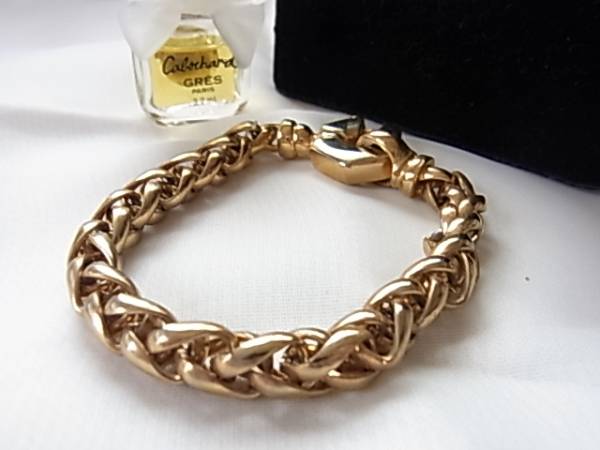 ゴールドカラーの豪華ボリューム感のあるデザインブレスレット◇拍卖