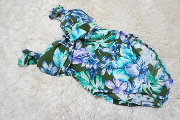 ●水着9M●シュリーヌ*ぷっくりカップ*スイミングワンピース水着拍卖