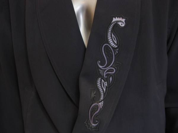 ★送料無料★新品/半額/展示品/タグ付★CIMCA /シルク調/刺繍ブルゾン★M拍卖