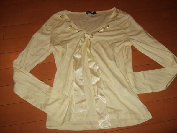 新品即決★FACADE GREENリボンカットソー38拍卖