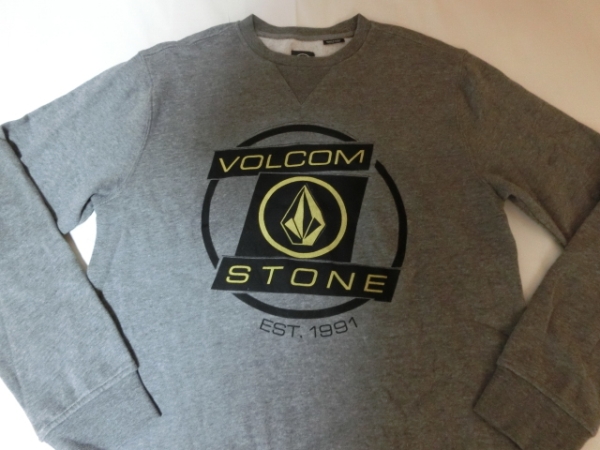 ◆USA購入【VOLCOM】裏起毛STONEロゴスウェットトレーナーUS M拍卖