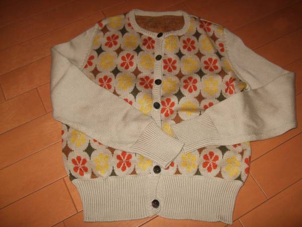 良品★難有アングローバル 柄ニットカーディガン拍卖