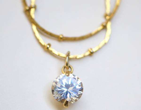 2連ゴールドチェーンに一粒ジルコニア付きネックレス拍卖
