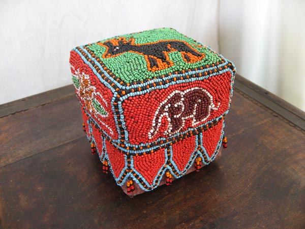 インドネシア・スマトラ・ランプンの供物入れ 3 精霊拍卖