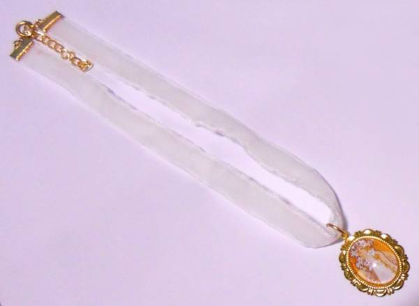 アルフォンス・ミュシャ「四つの花:ユリ」のベロア調チョーカー拍卖